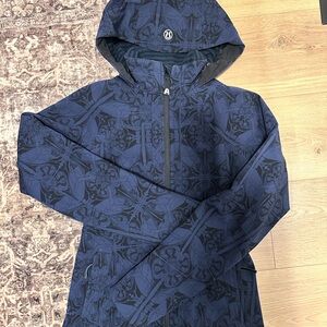 Rare Lululemon Apres yoga Navy soft shell Patterned jacket